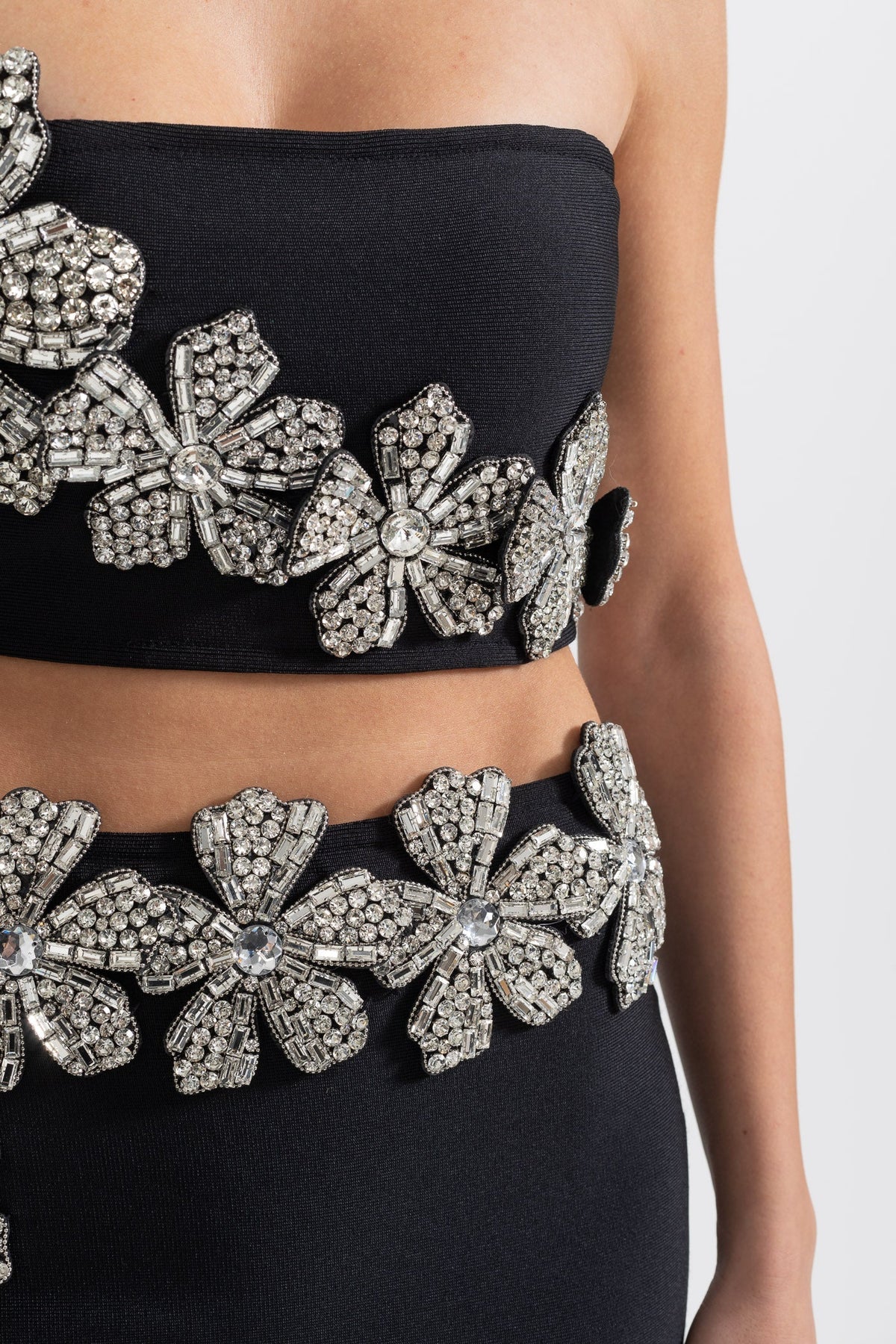 DIAMOND FLOWER ACCENT 2 PIECE SET WITH STRAPLESS TOP AND MAXI SKIRT - BLACK