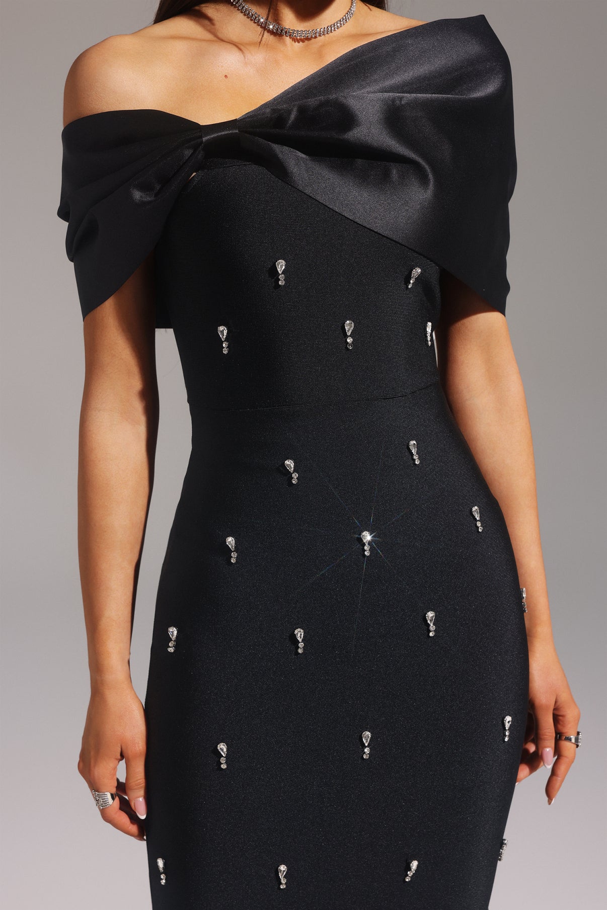 Palez Sleeveless One Shoulder Diamond Bow Bandage Maxi Dress