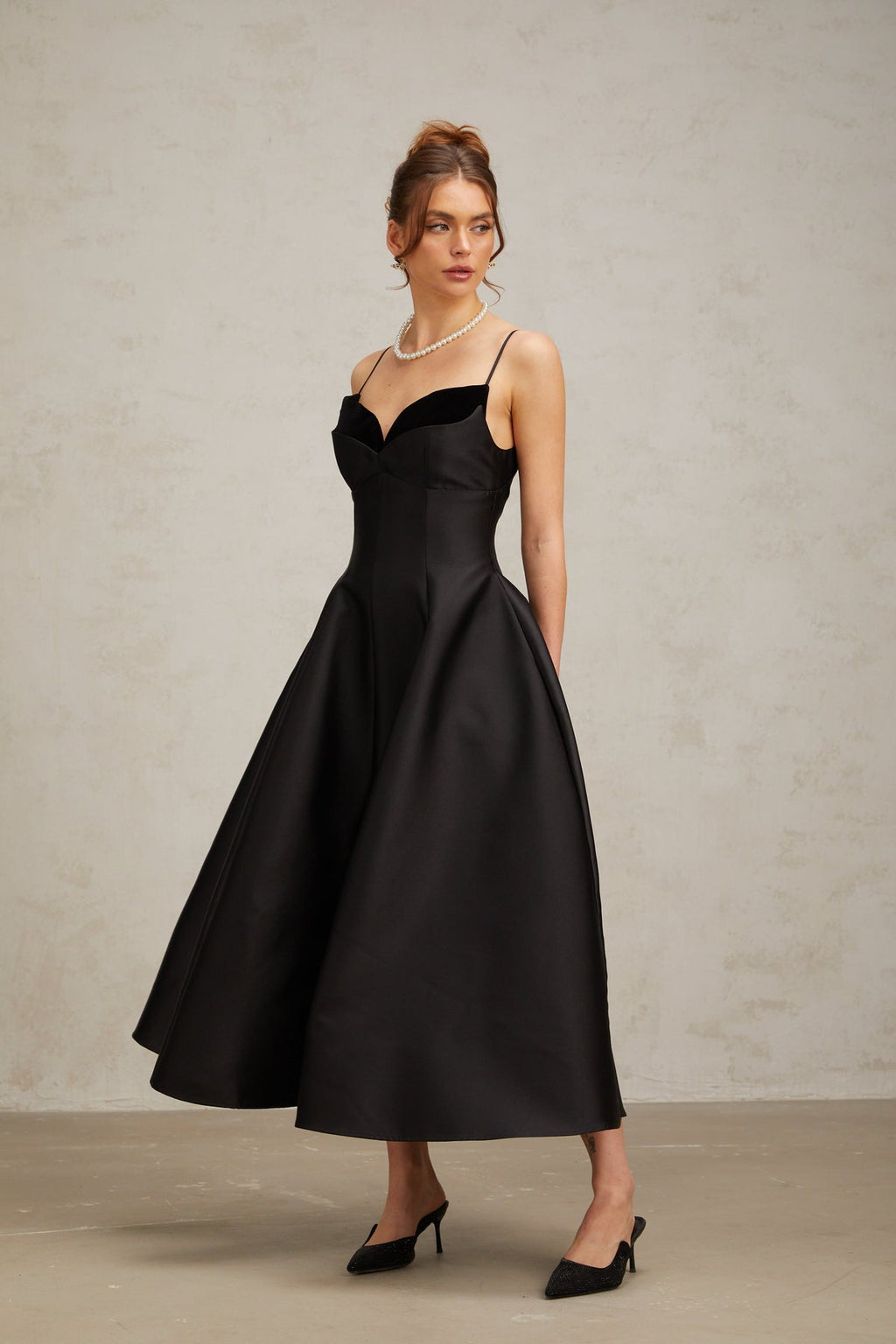 Roxane black pleated flared midi dress