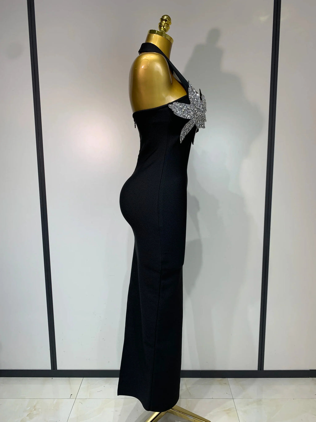 Women Sexy Sleeveless Halter Backless Shiny Diamond Flower Bodycon Bandage Dress Celebirty Elegant Evening Party Birthday Dress