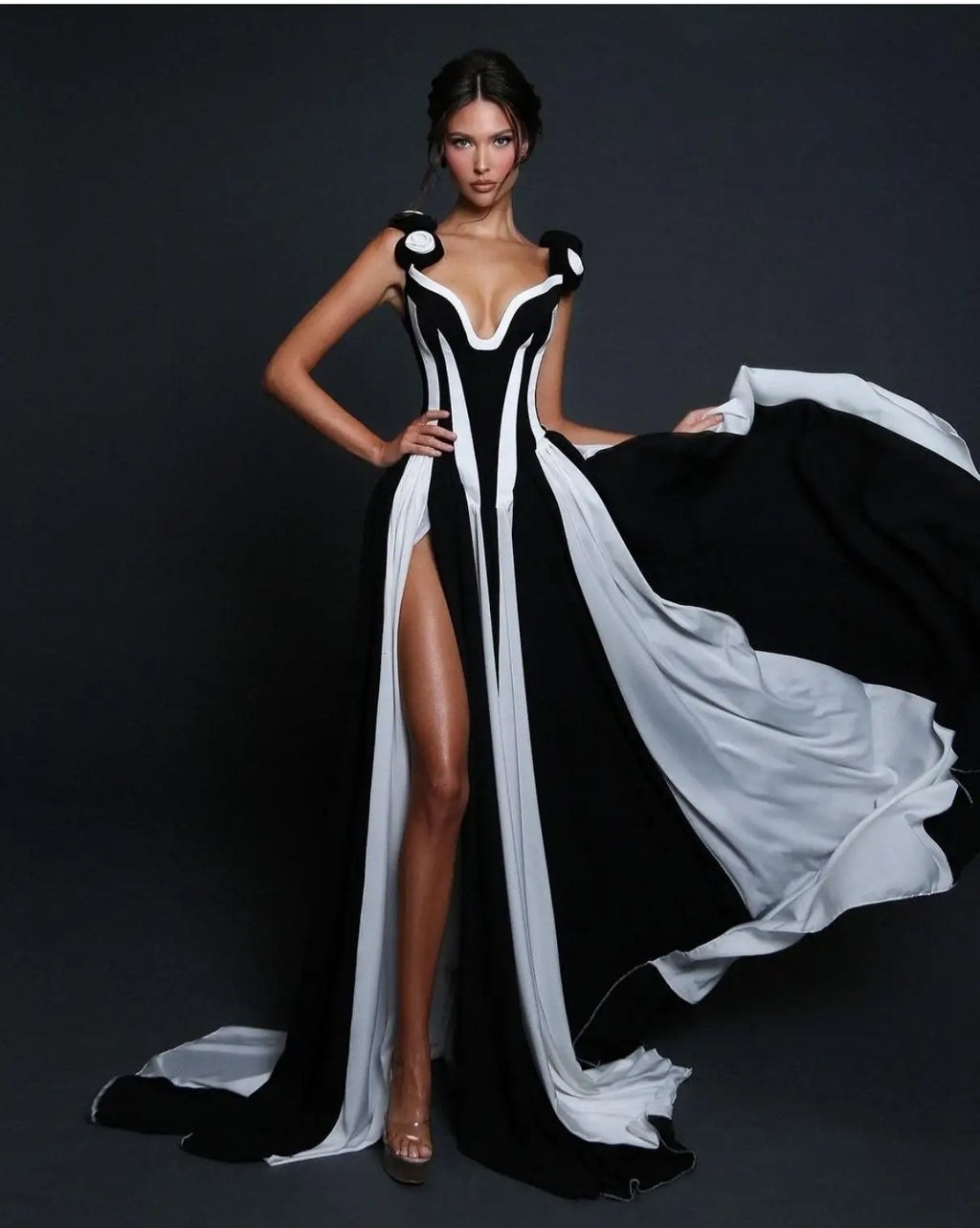 2025 Stereoscopic Flowers sleeveless White and Black Bandage long Dress Woman Holiday Party Vestido Celebrity Party outfit！