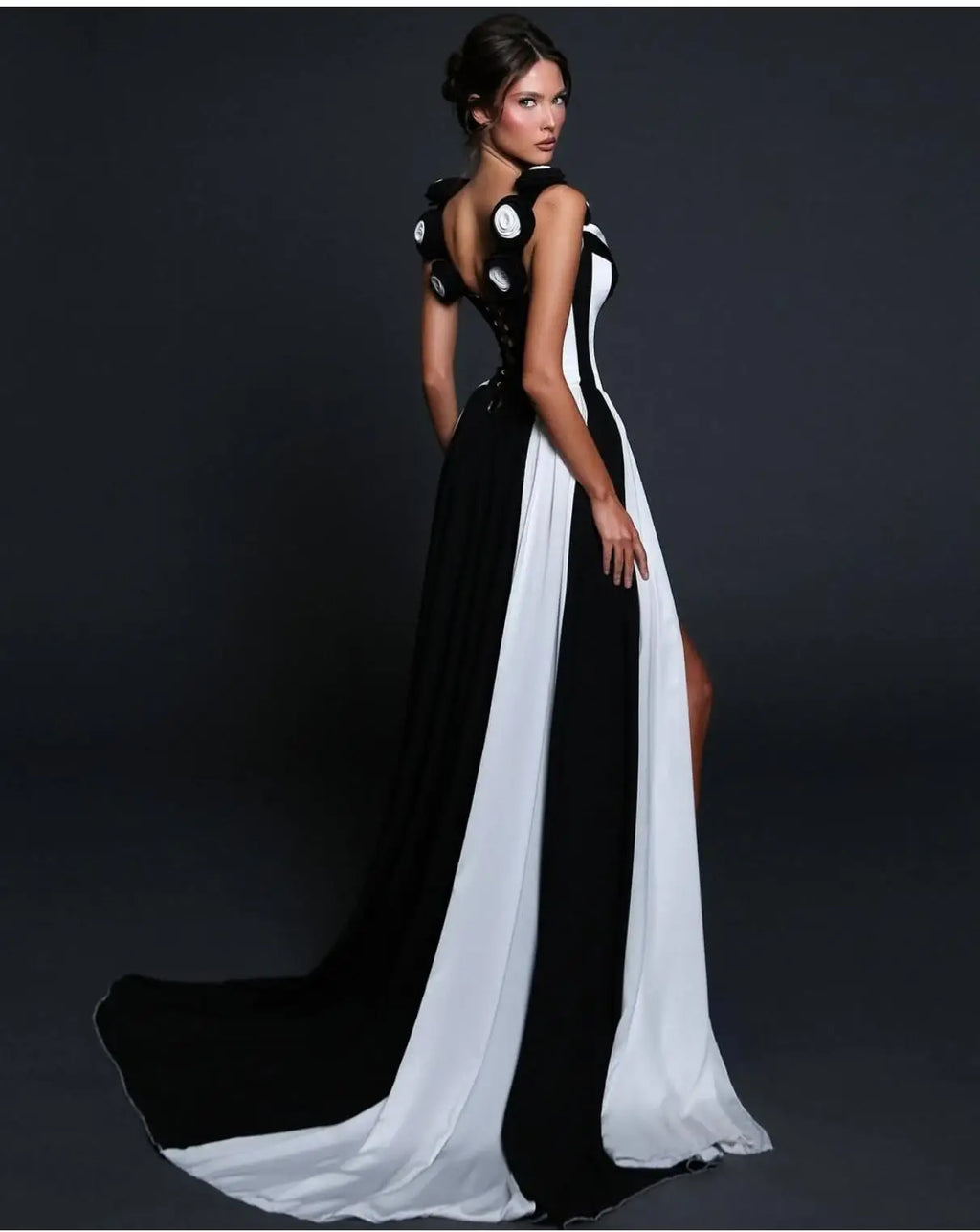 2025 Stereoscopic Flowers sleeveless White and Black Bandage long Dress Woman Holiday Party Vestido Celebrity Party outfit！